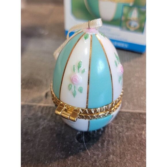 Hallmark 2000 rabbit Easter Egg surprise ornament xmas decor - Picture 5 of 6